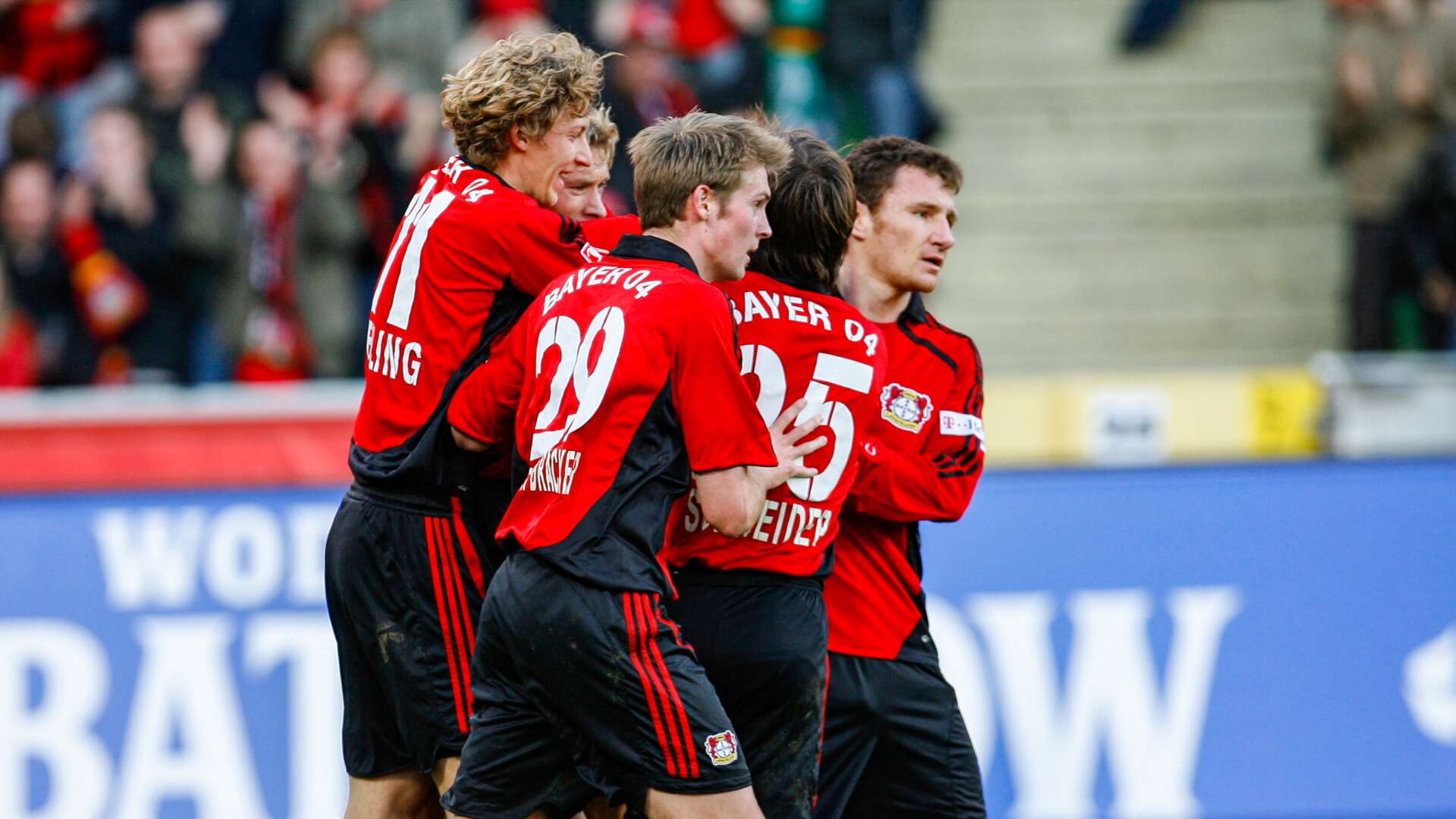 Werkself beim Torjubel