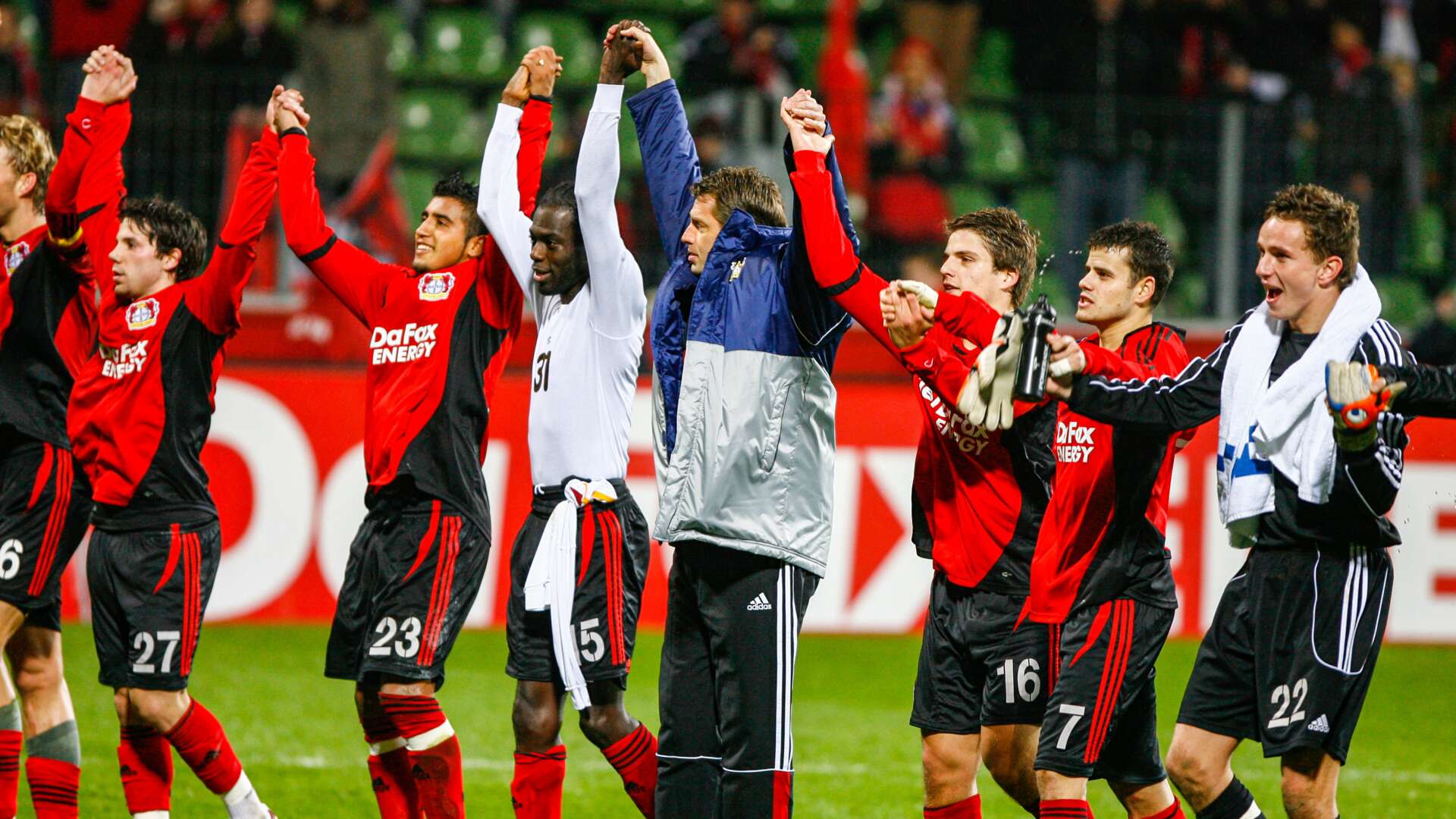 Werkself feiert mit den Fans