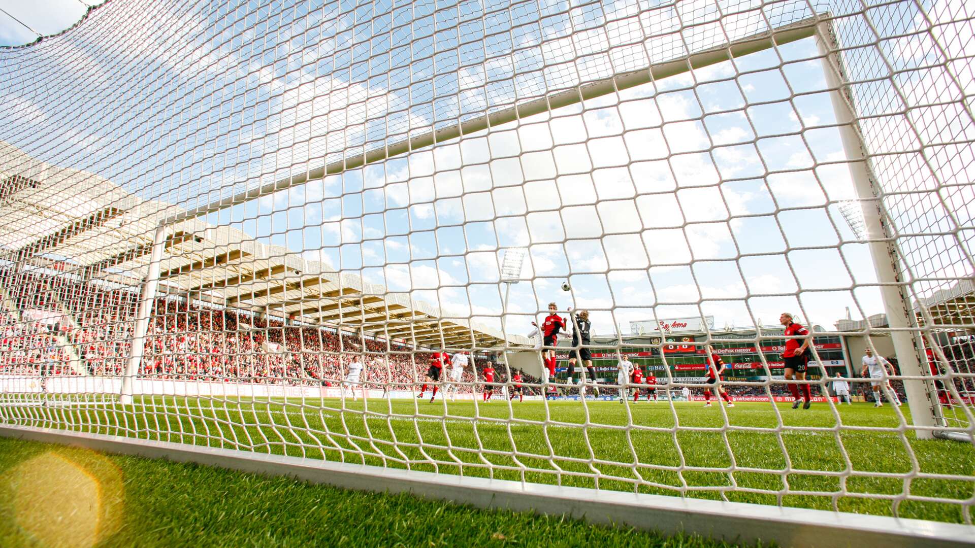 Stefan Kießling erzielt ein Eigentor