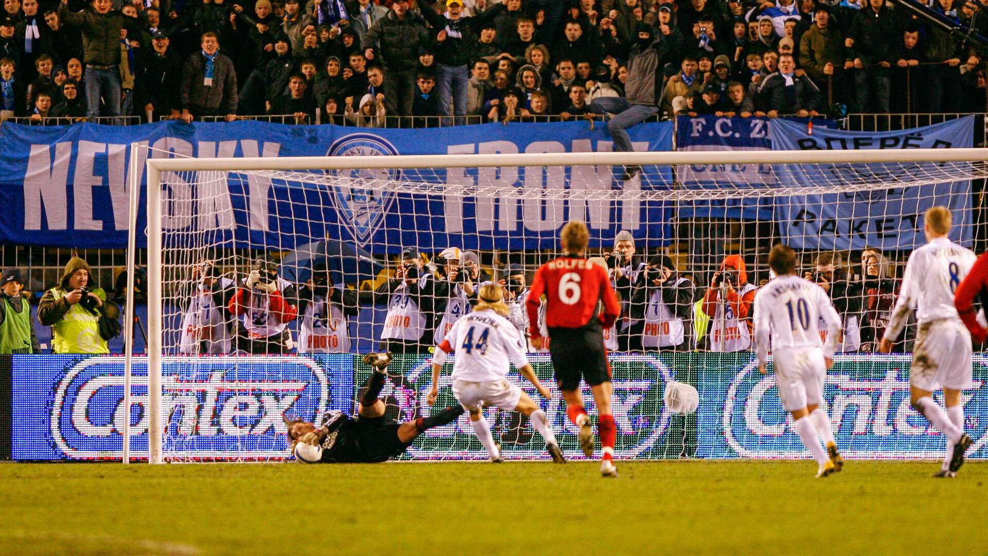 René Adler hält Elfmeter