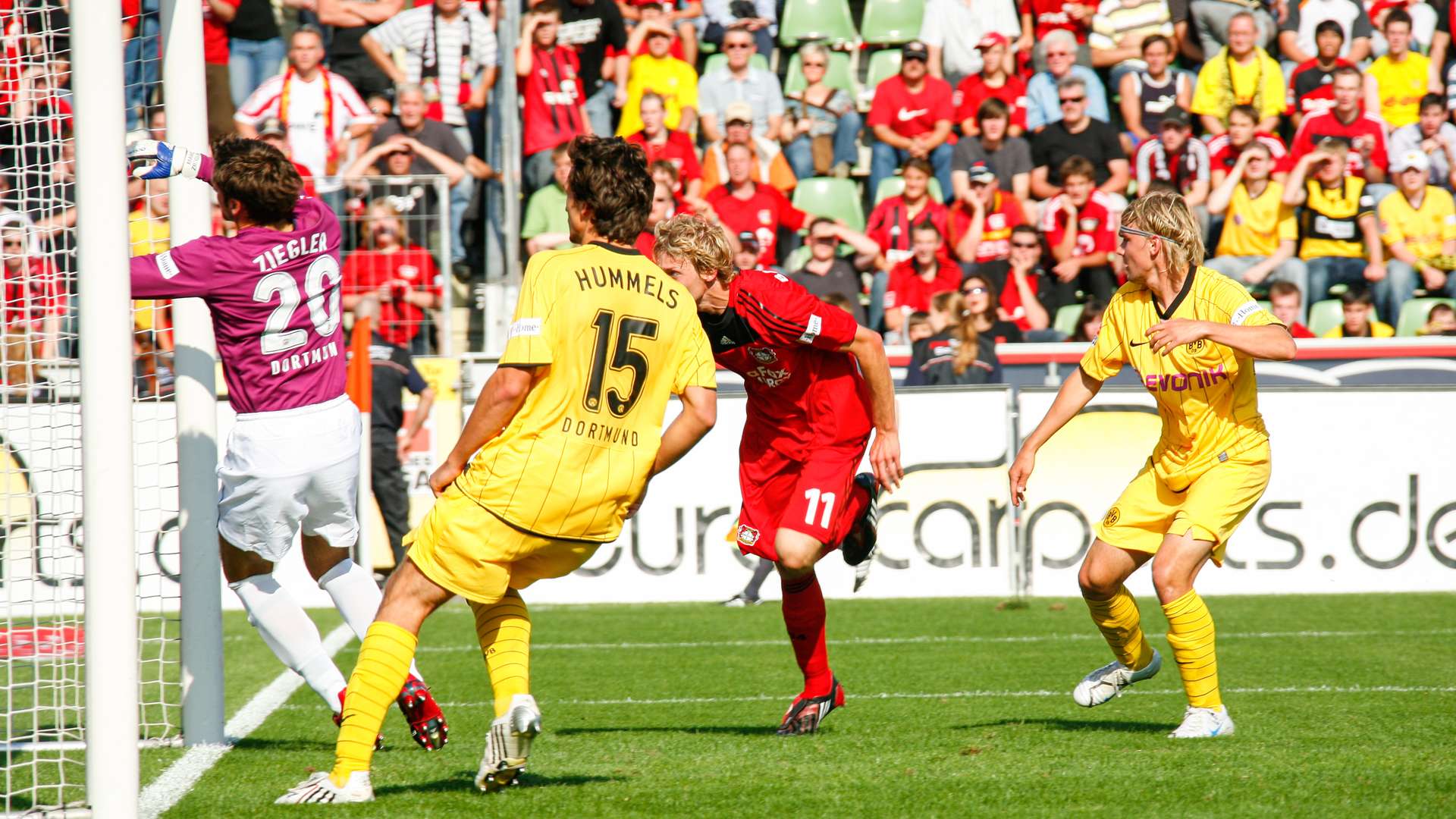 Bayer 04 gegen Borussia Dortmund