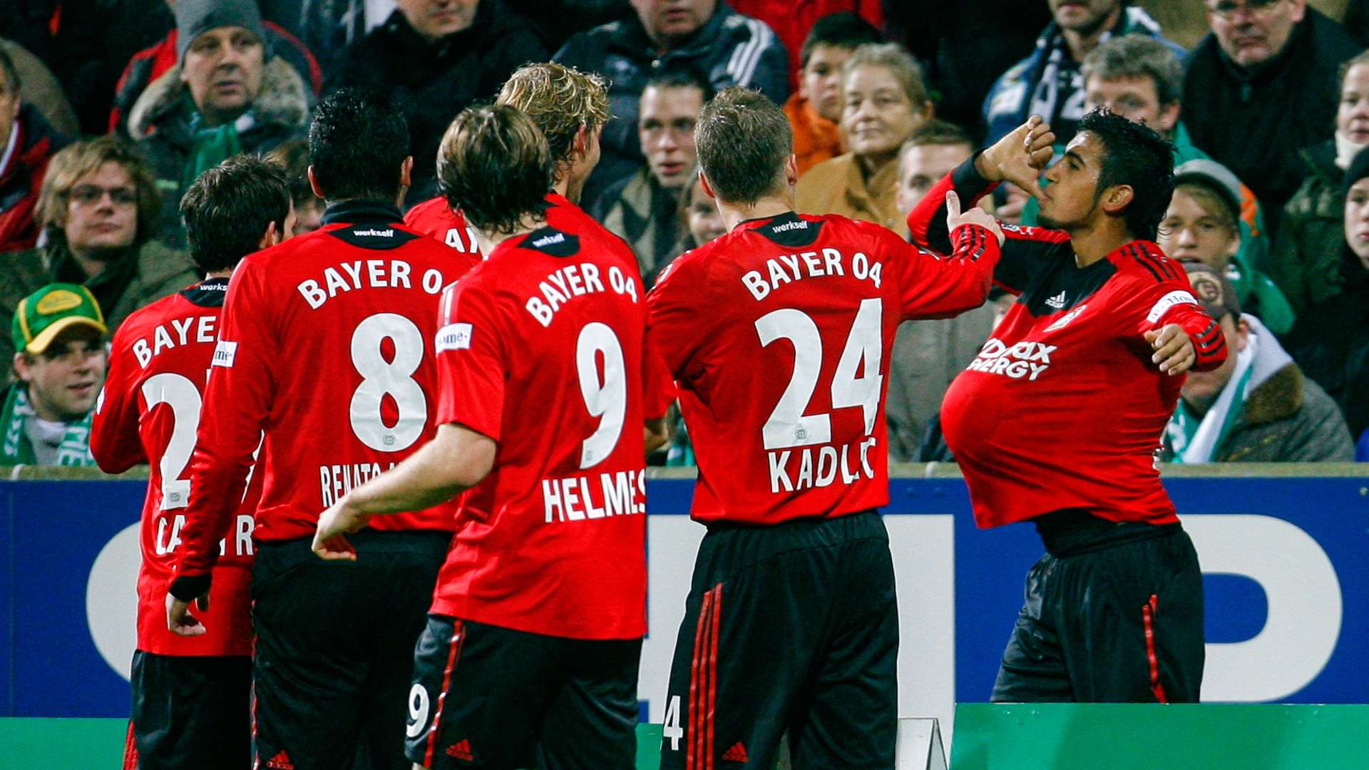 Werkself beim Torjubel