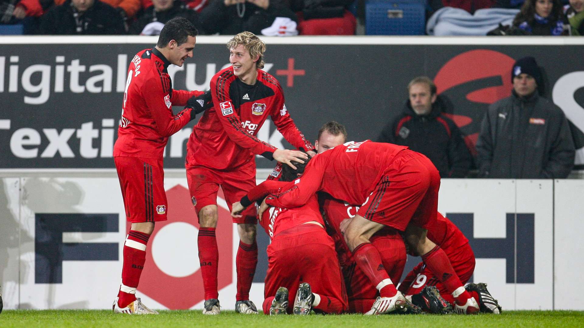 Renato Augusto, Stefan Kießling und Co. beim Jubeln