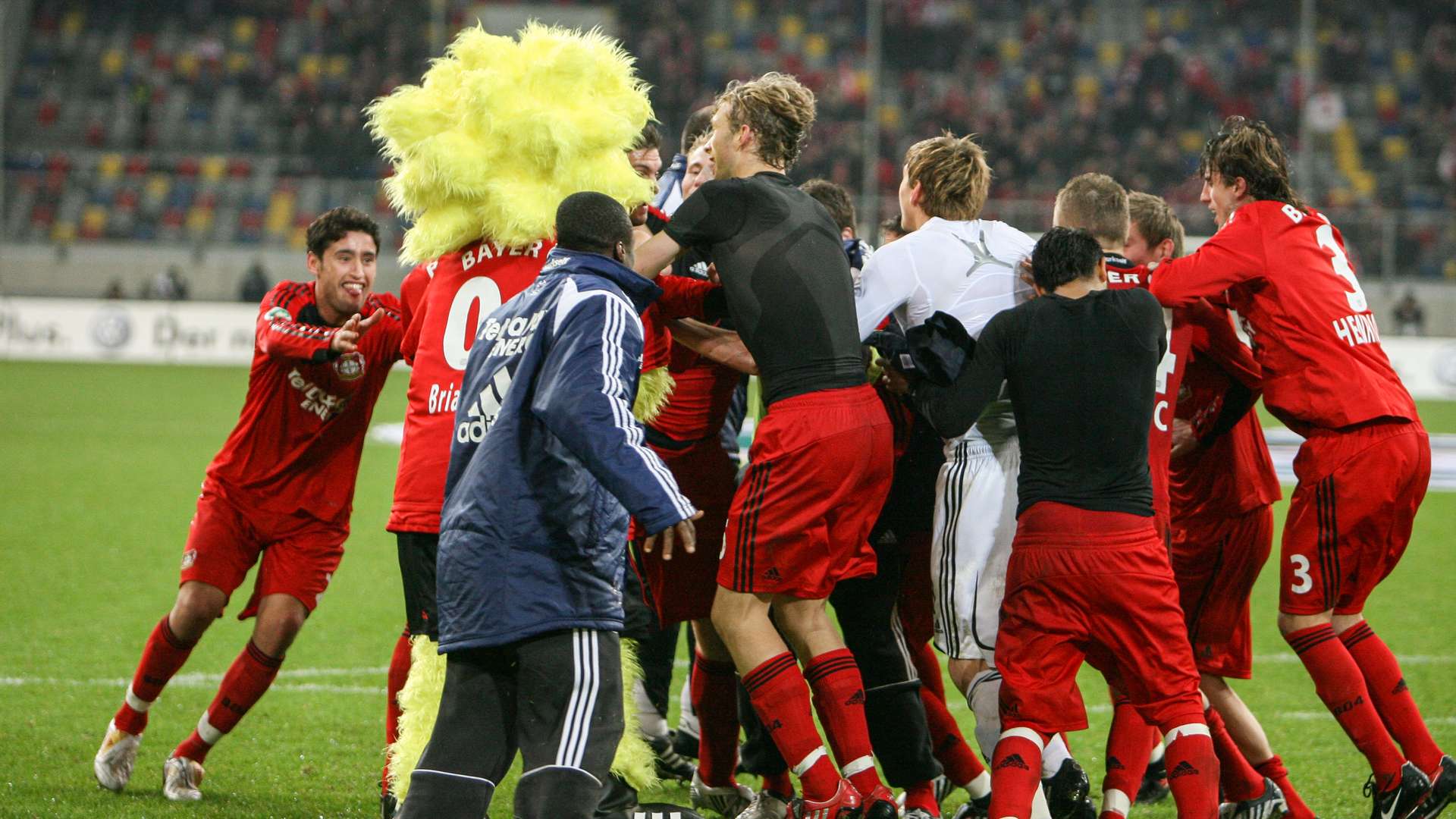 Werkself feiert den Einzug ins Halbfinale