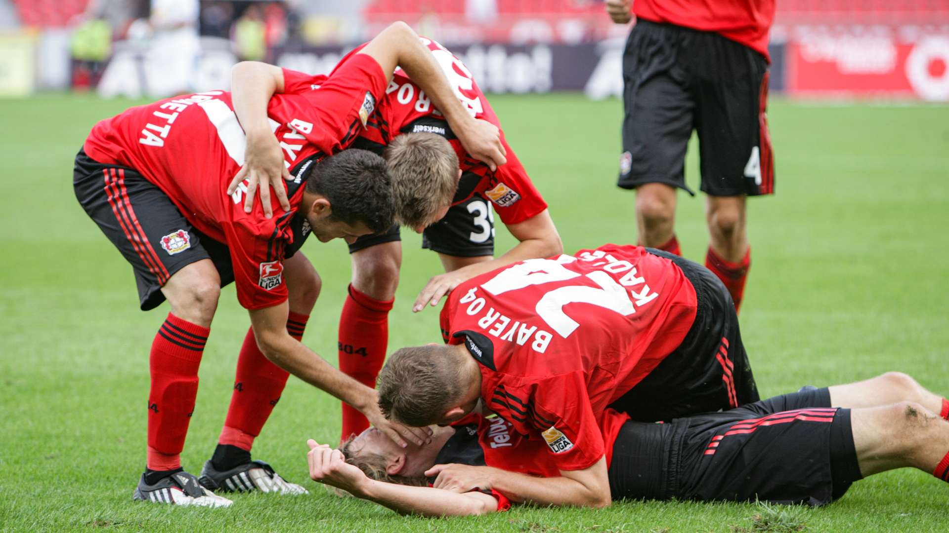 Werkself beim Torjubel