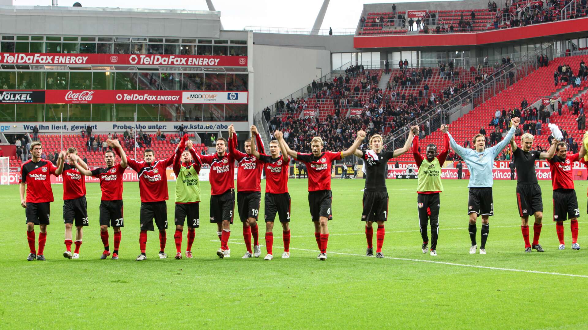 Werkself feiert mit den Fans