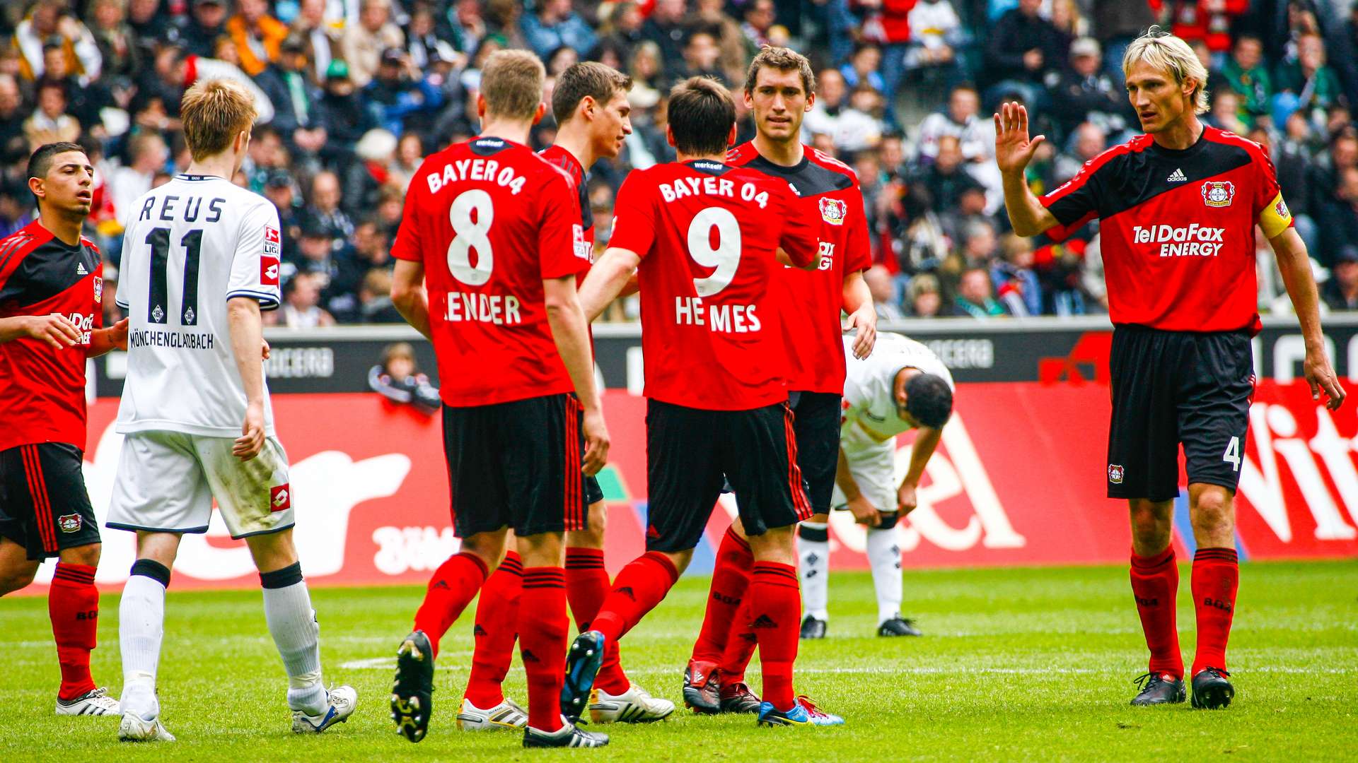 Werkself beim Torjubel