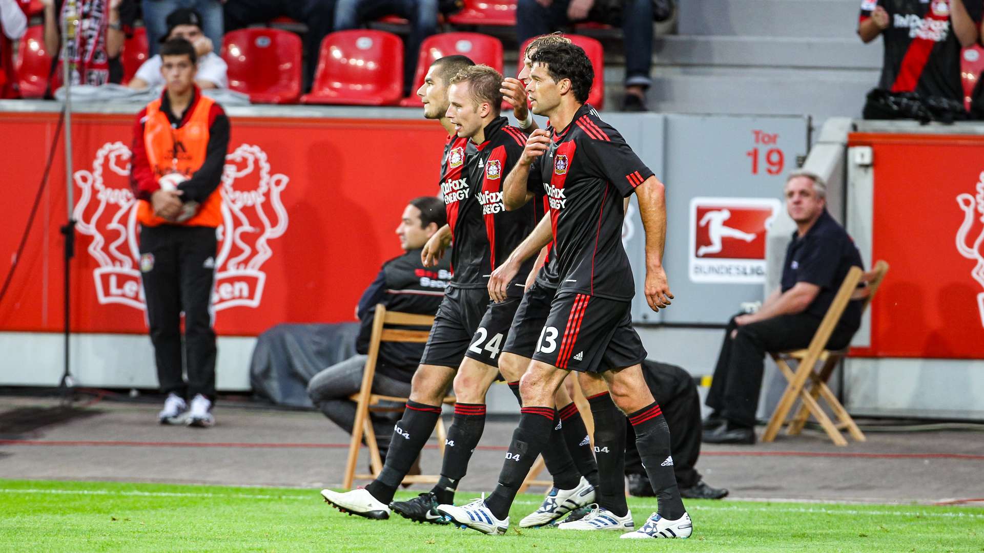 Werkself beim Torjubel