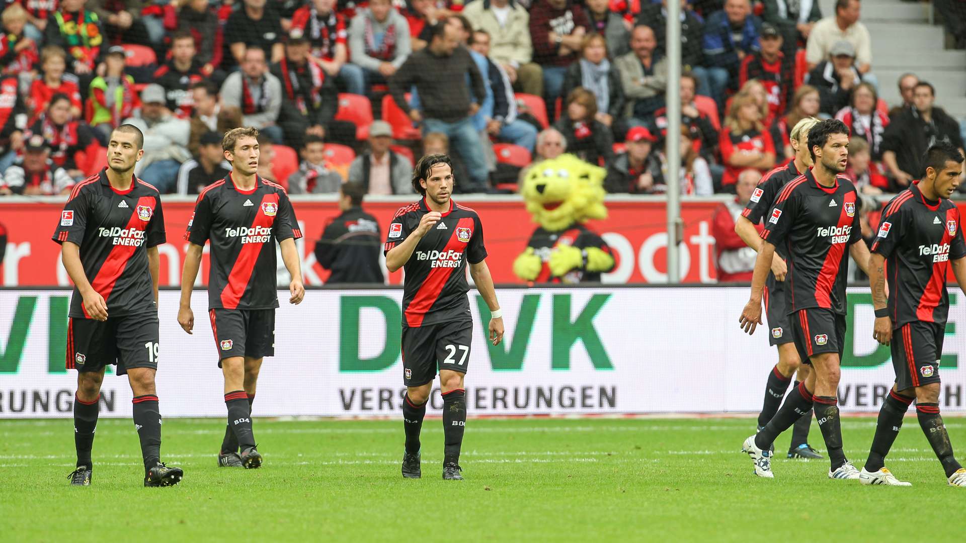 Werkself nach dem Gegentreffer