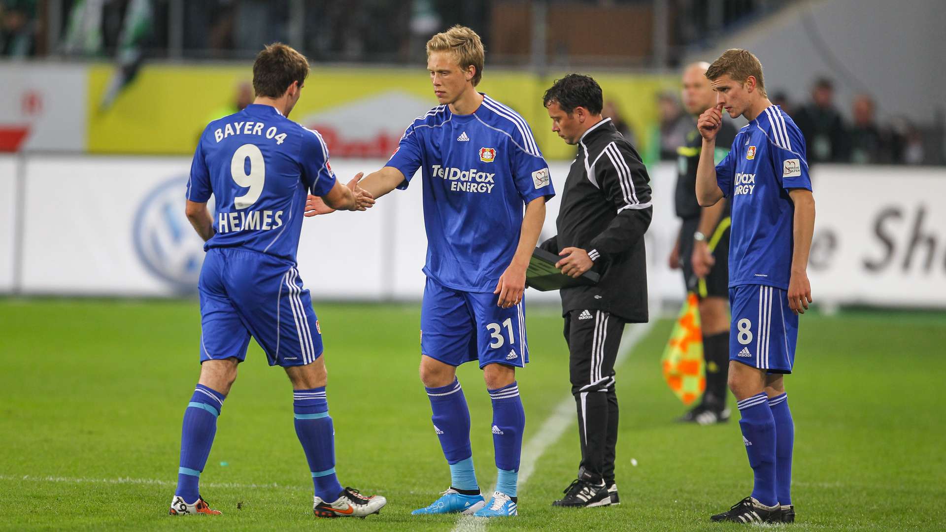 Nicolai Jörgensen und Lars Bender kommen für Patrick Helmes und Tranquillo Barnetta