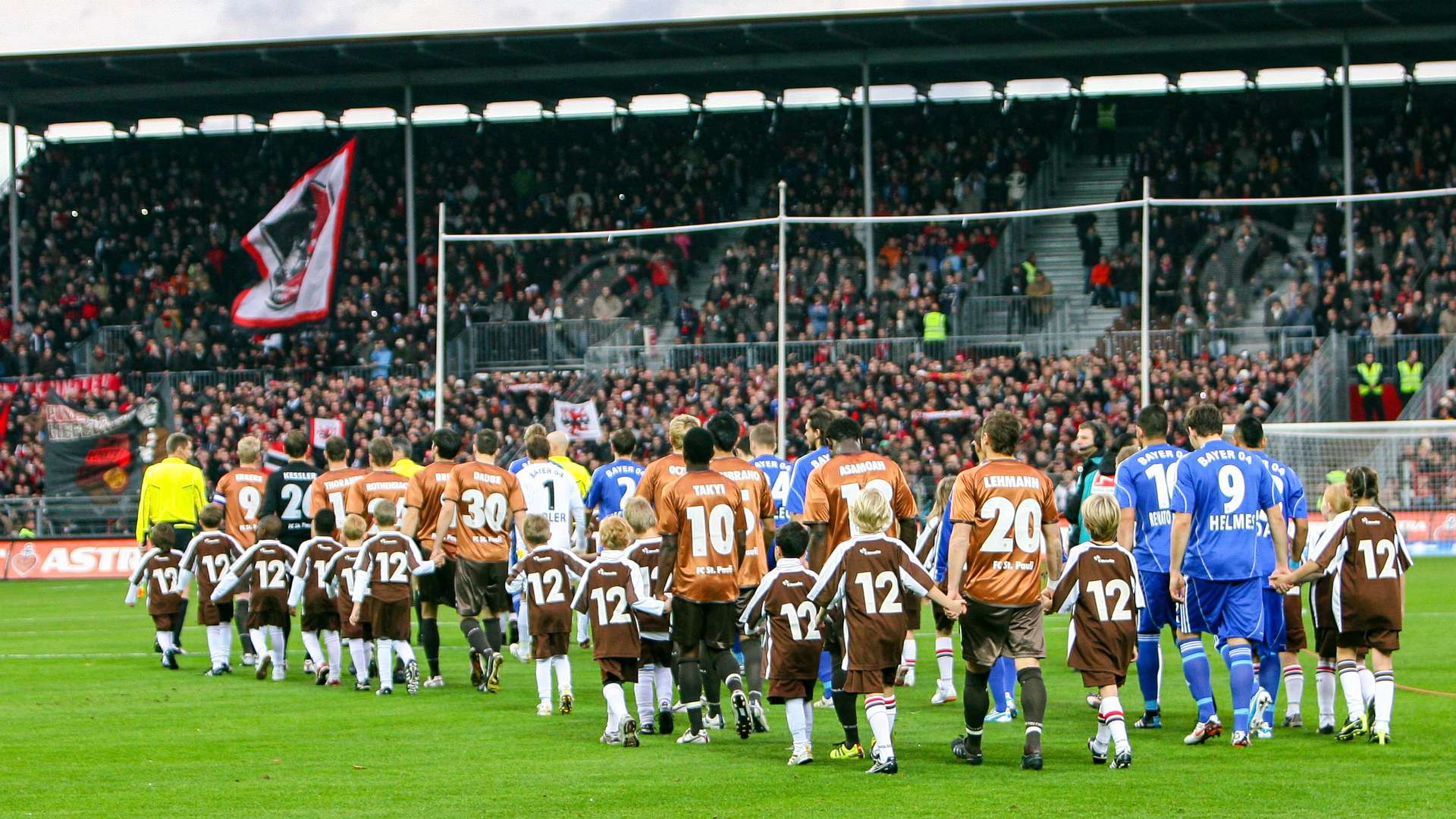 Werkself und der FC St. Pauli