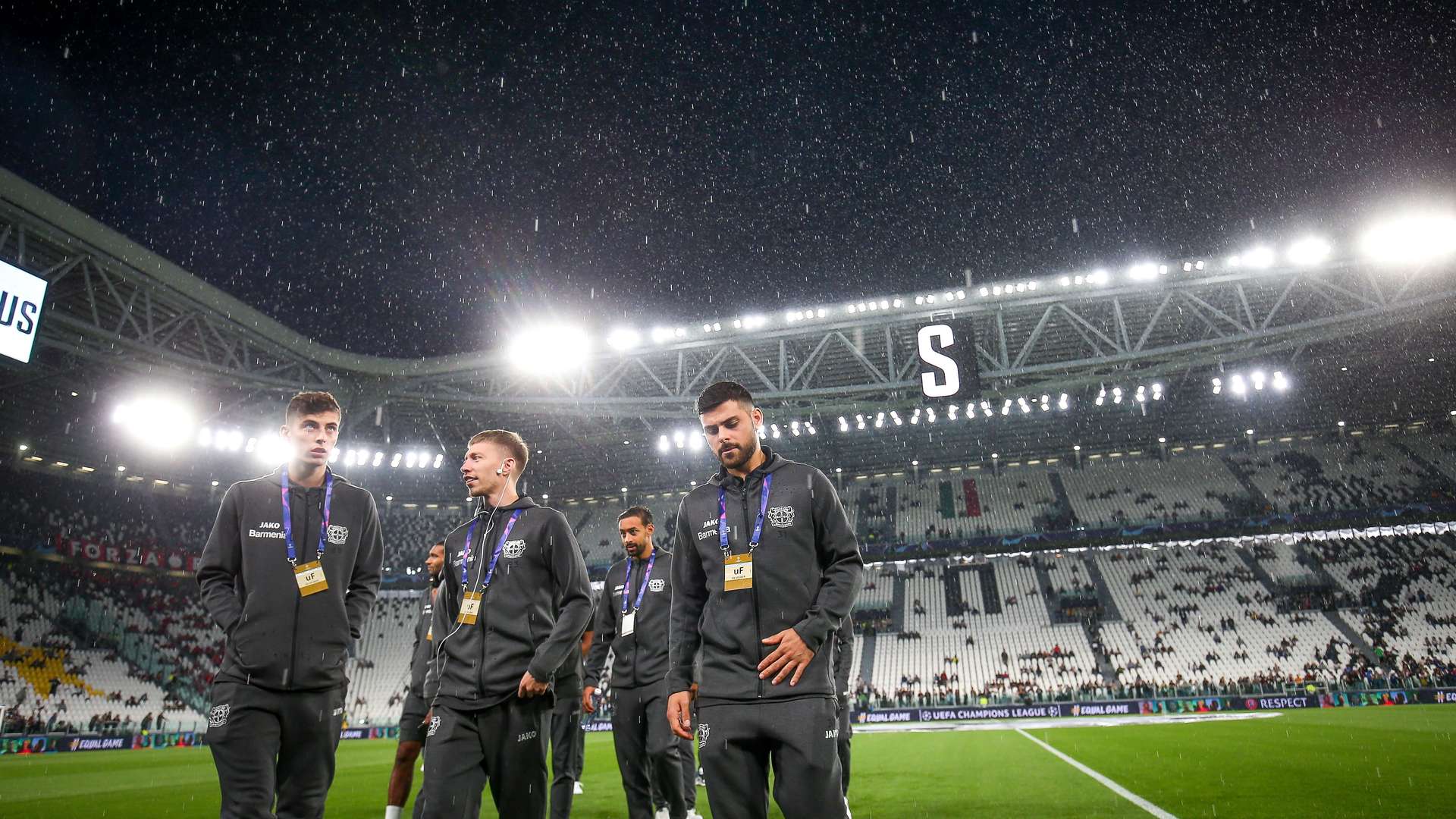 crop_2011001_B04_gegen_Juventus_Turin__Allianz_Stadium_63933.jpg
