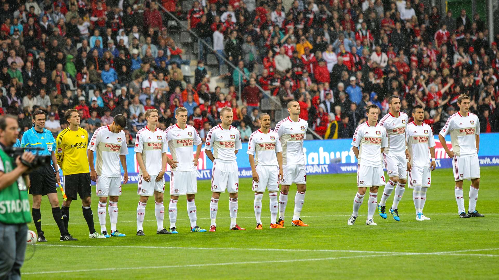 Werkself vor dem Spiel in Freiburg