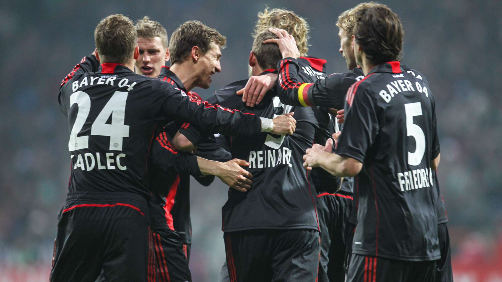 Werkself beim Torjubel