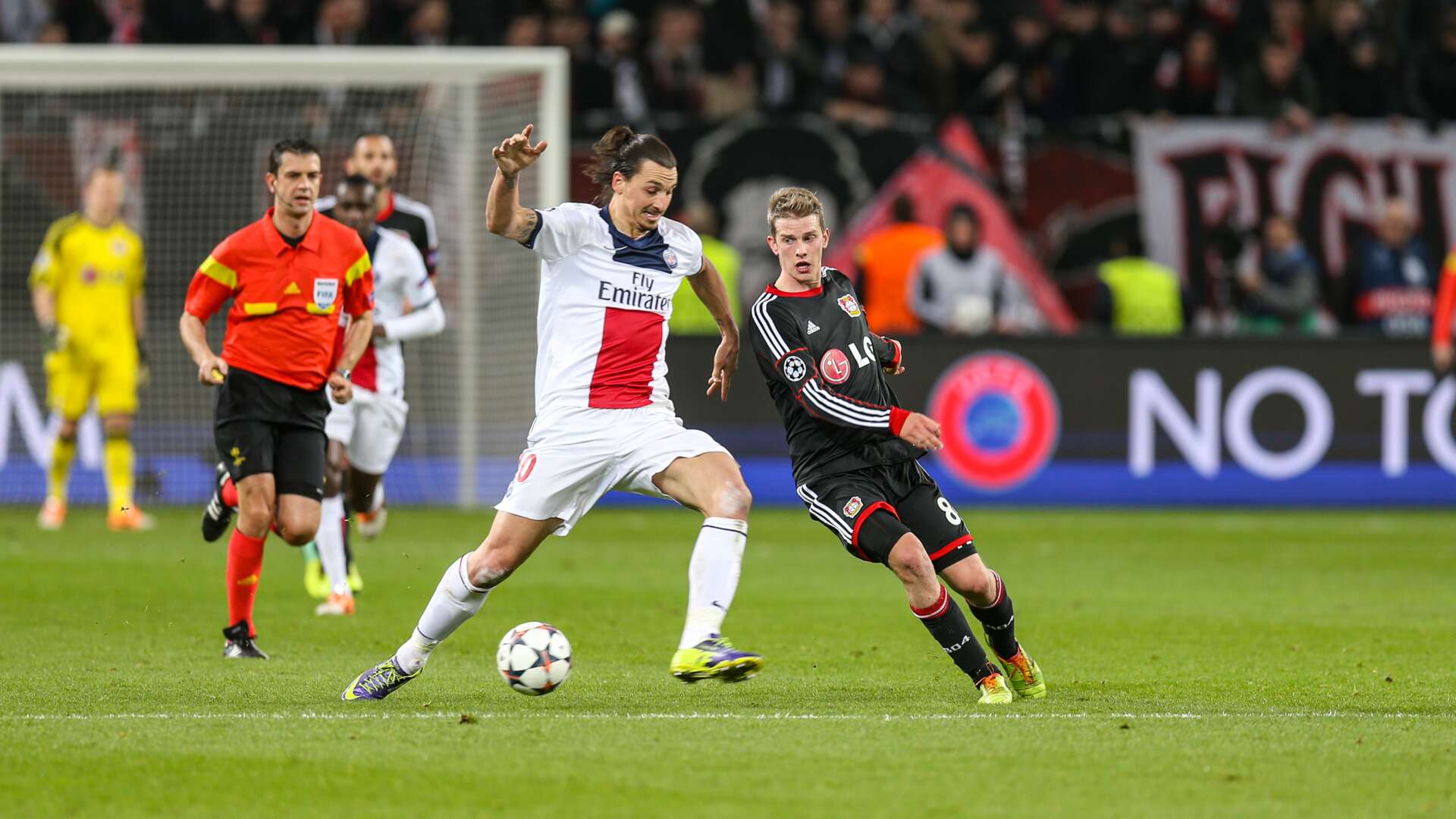 Zlatan Ibrahimović gegen Lars Bender