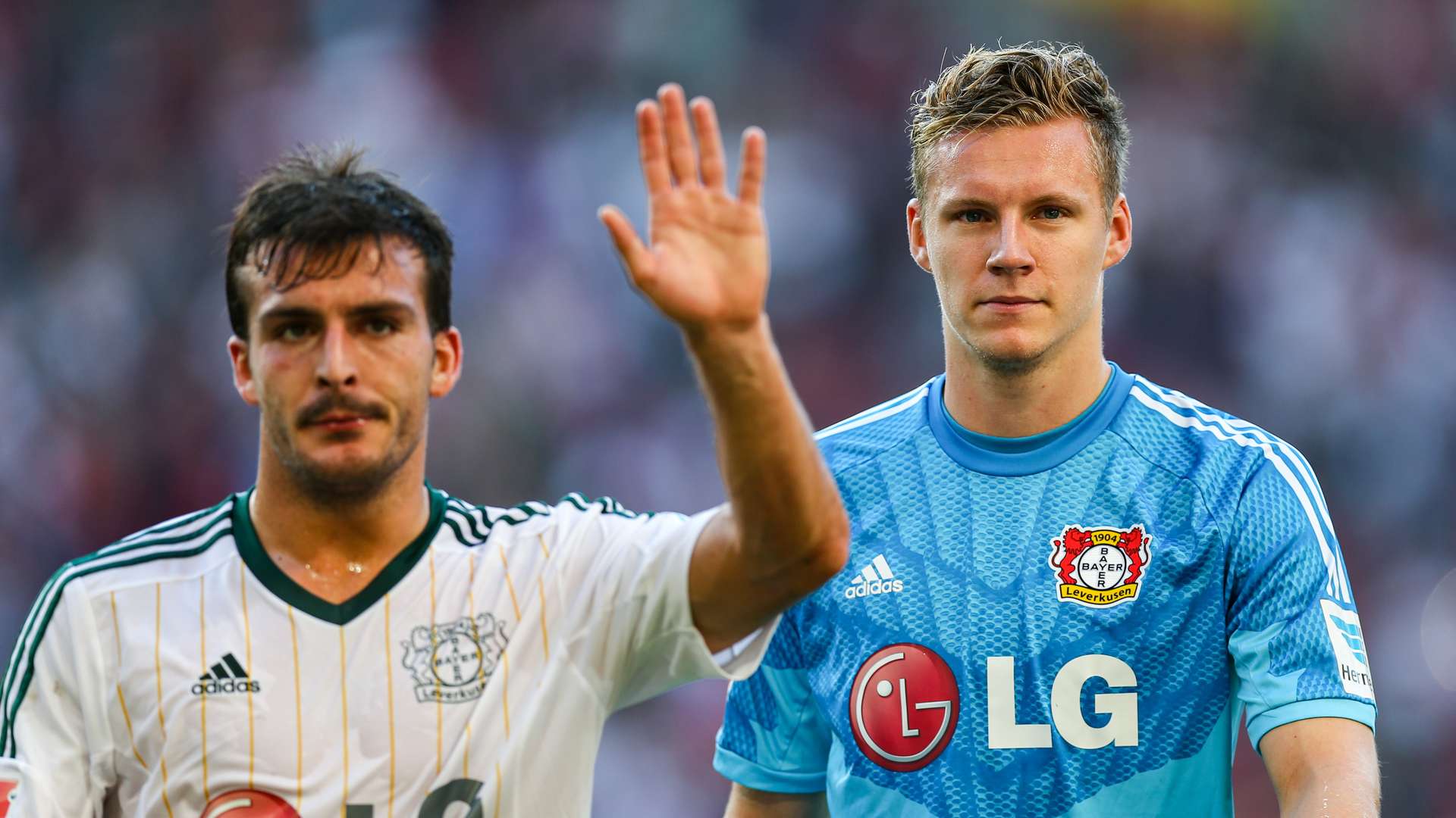 Giulio Donati und Bernd Leno (v. r. n. l.)