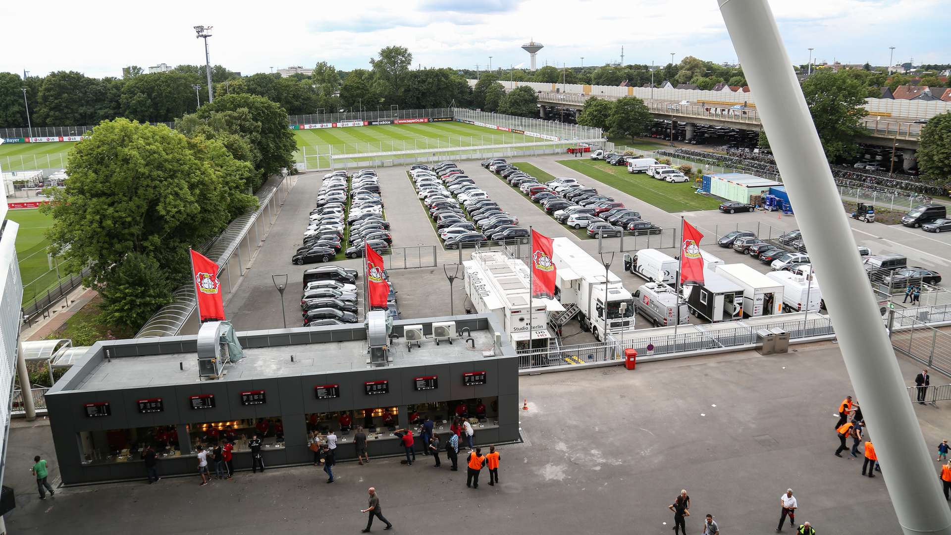 Parkplätze an der BayArena