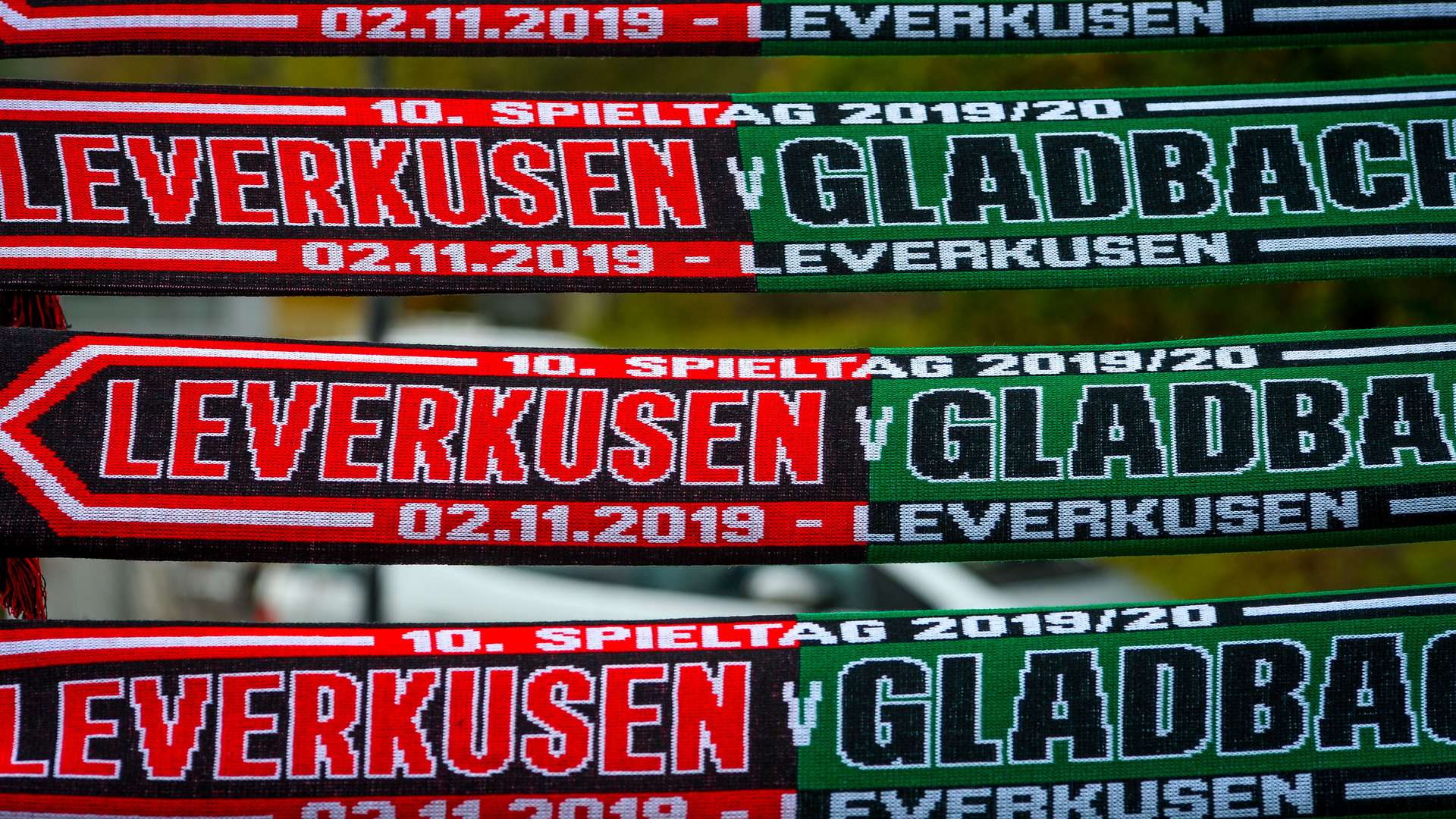 crop_20190211_B04_gegen_Borussia_Moenchengladbach_67475_Schal.jpg