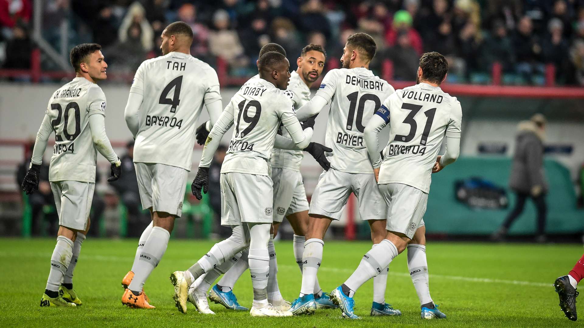crop_20191126_UEFA_CL_B04_Vs_Lokomotiv_Moskau_69339.jpg