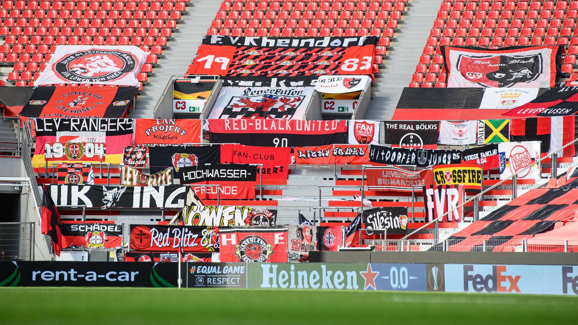 crop_20200806_JS_UEL_Leverkusen_Rangers_0026.jpg