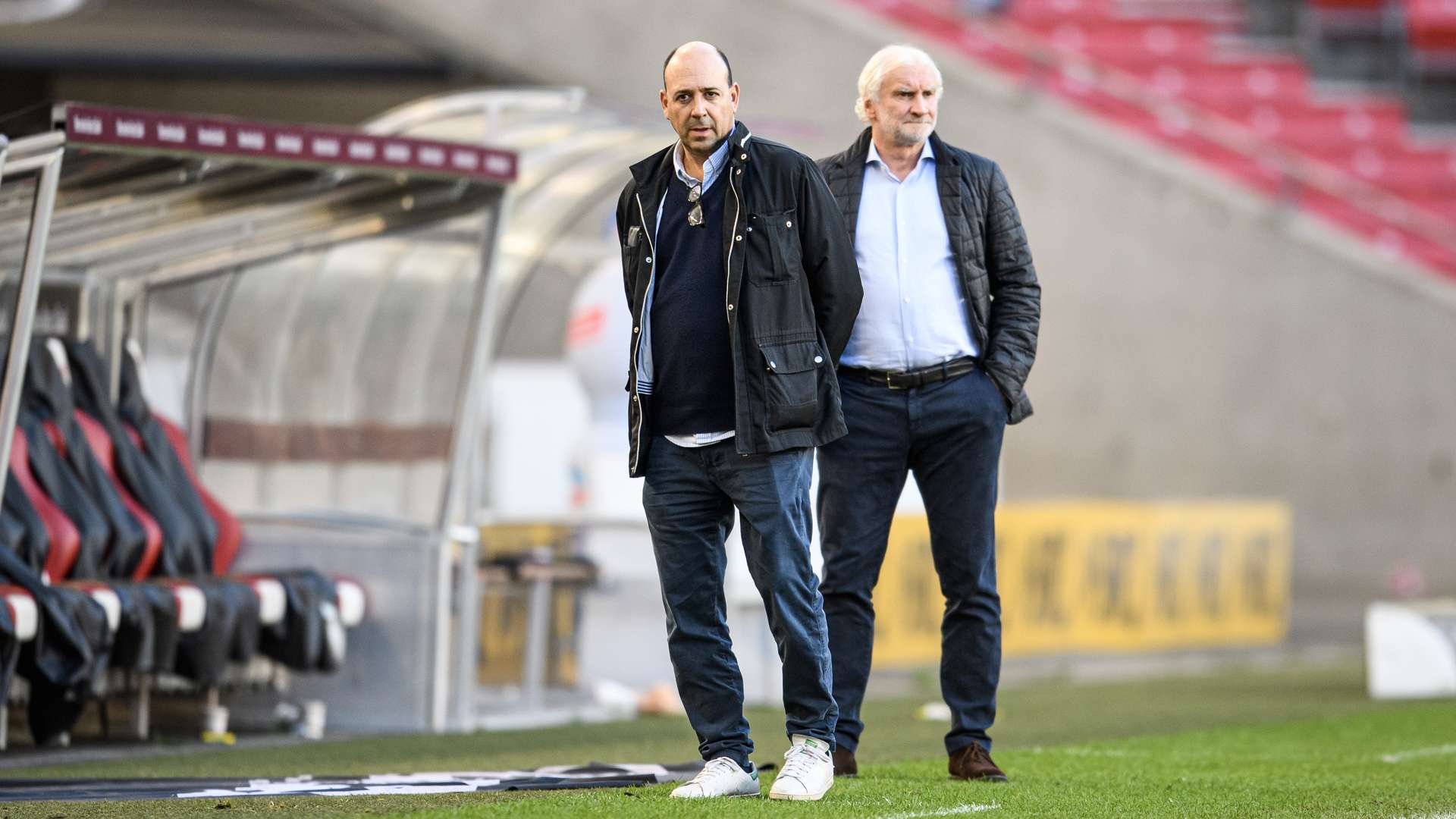 Im ständigen Austausch mit den sportlichen Entscheidungsträgern. Fernando Carro mit Sport-Geschäftsführer Rudi Völler...