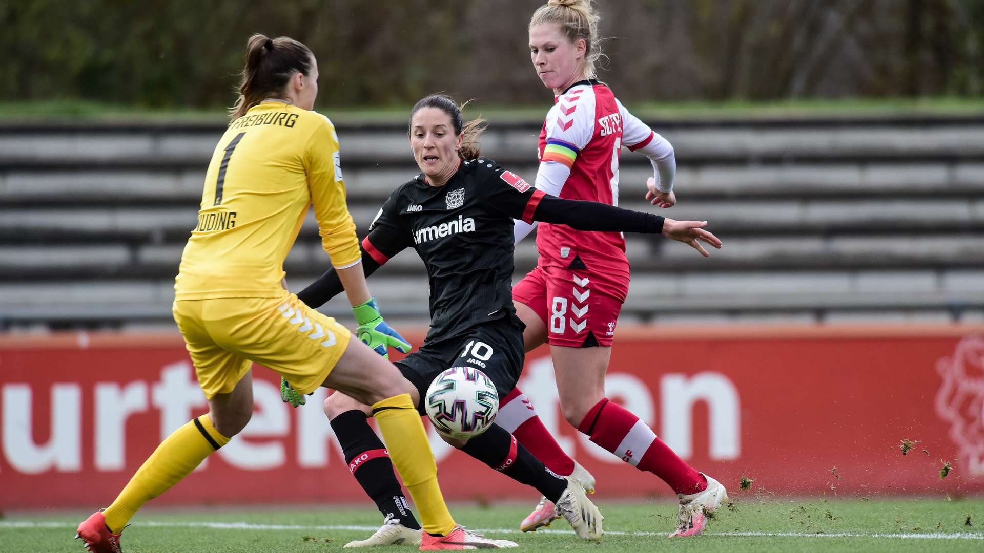 crop_20201220_NB_B04_Frauen_gegen_Freiburg_Frauen_5619.jpg