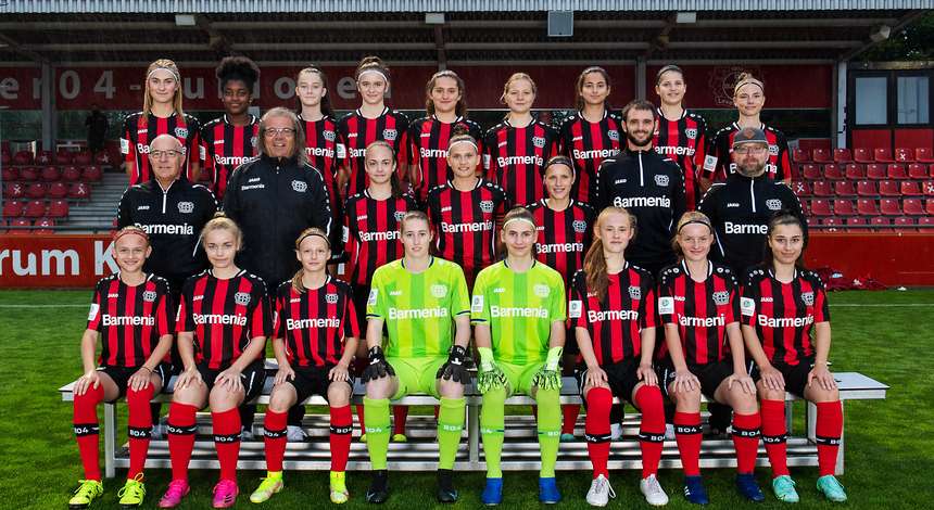 crop_20210927_NB_B04_U17A_Frauen_Mannschaftsfoto_21408.jpg