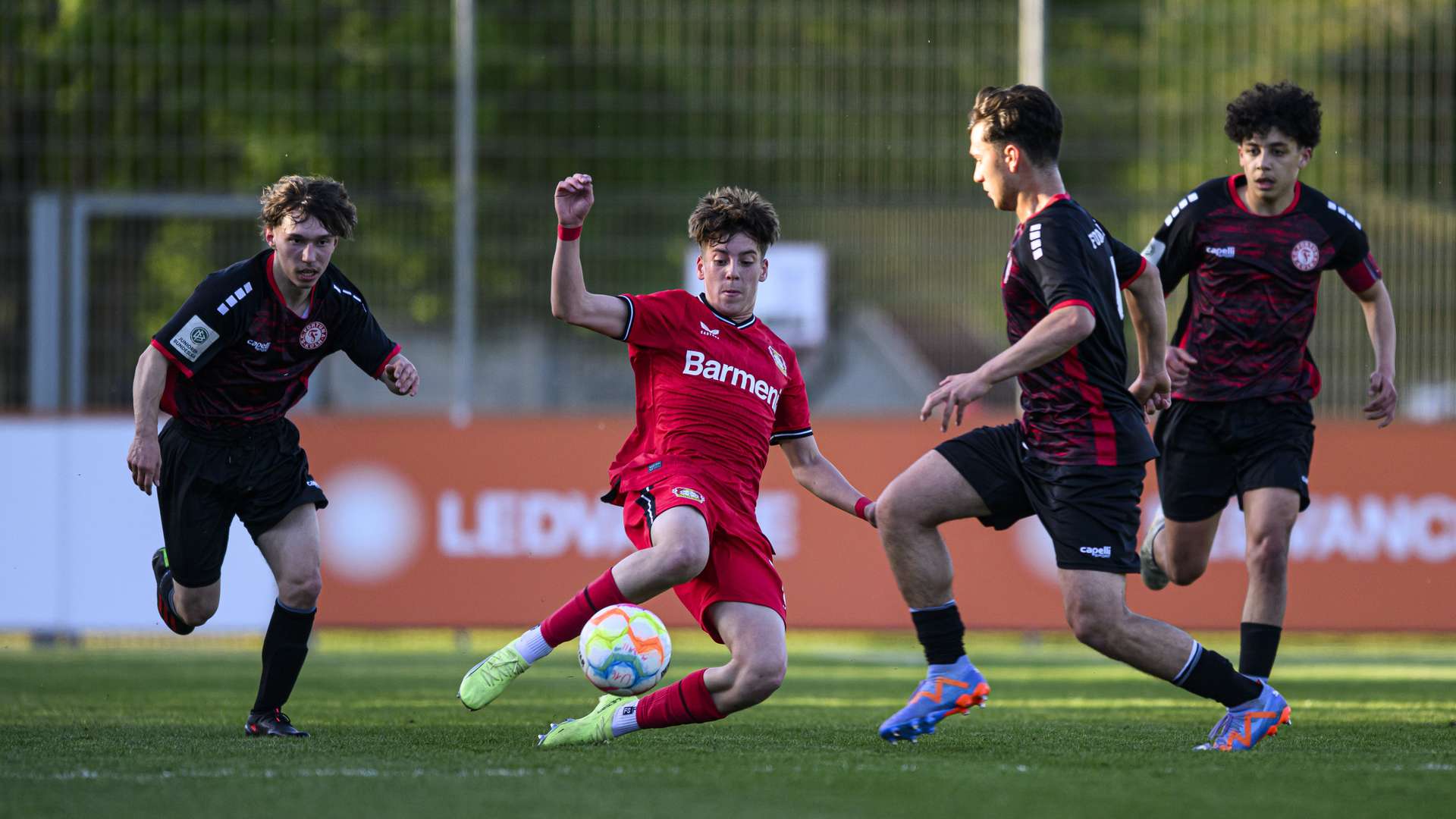 Sieg Im Elfmeterschießen: U17 Zieht Nach Pokalkrimi Ins Finale Ein ...