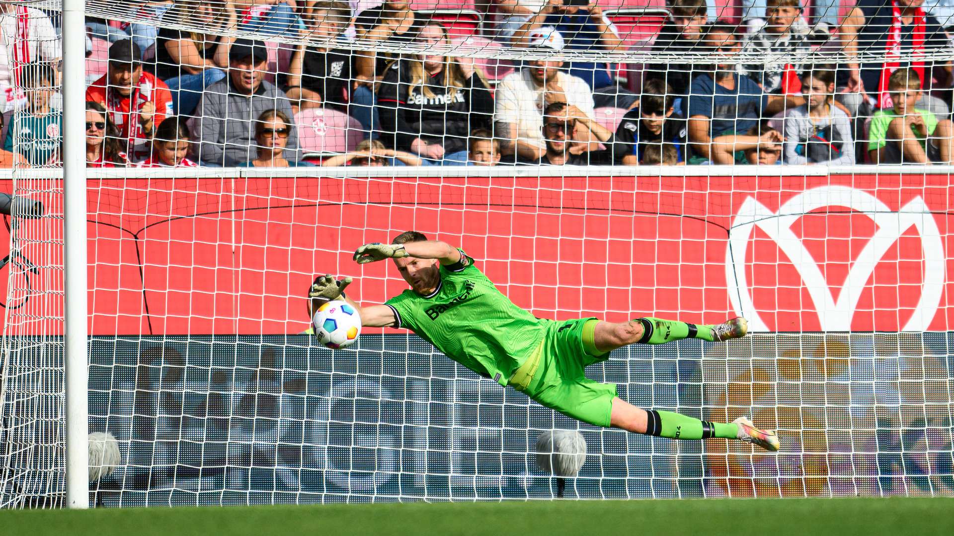 Lukas Hradecky