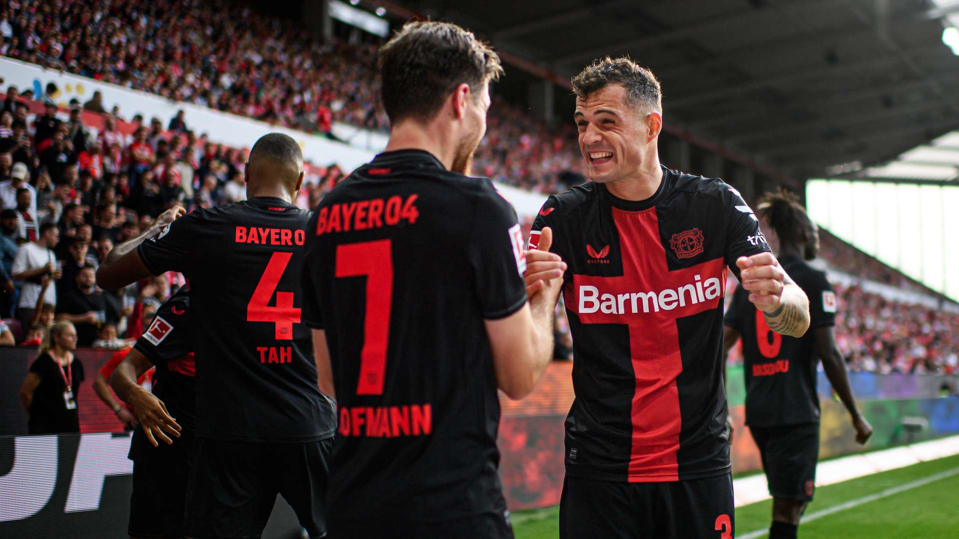 Granit Xhaka und Jonas Hofmann