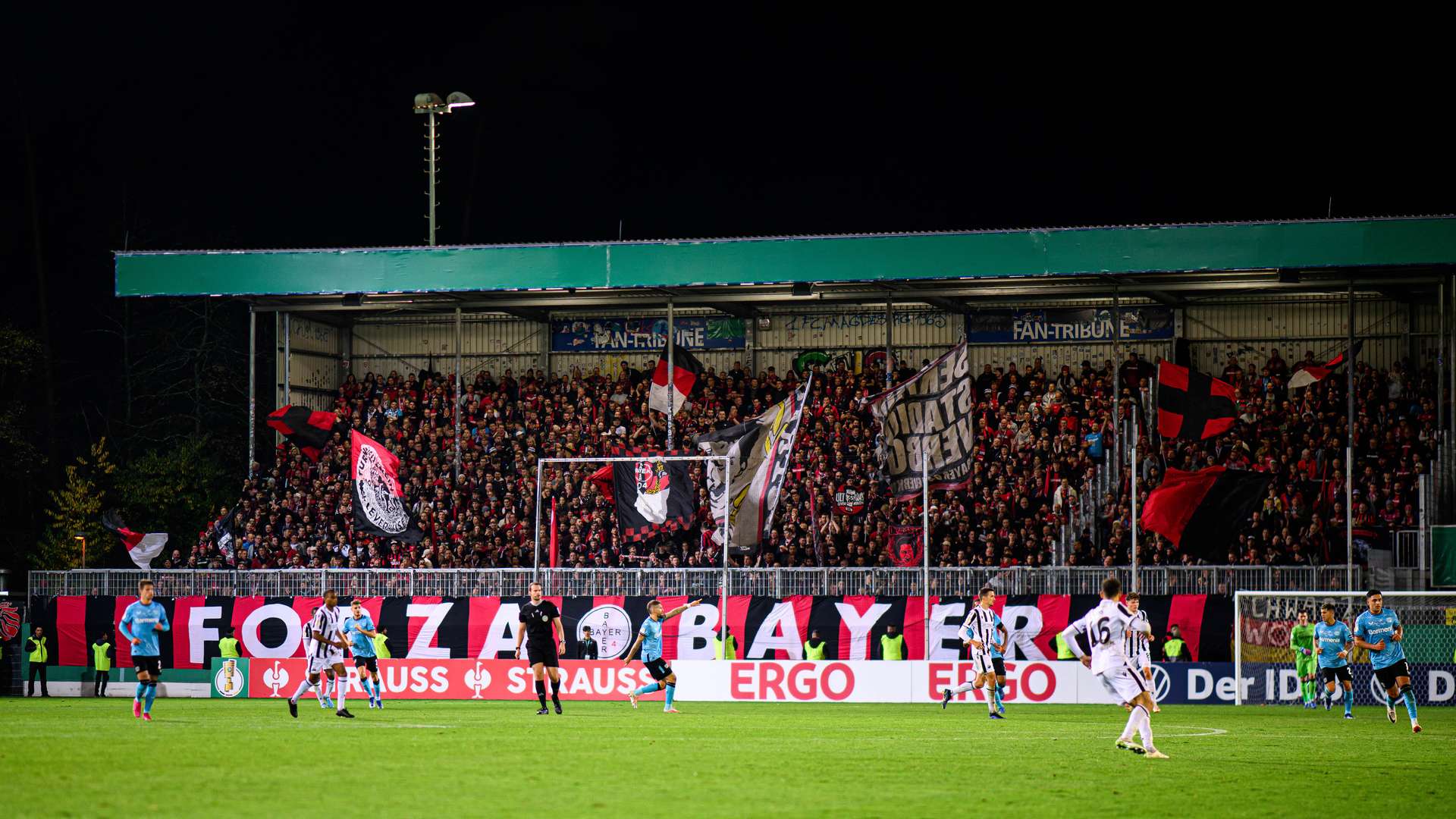 Werkself-Fans in Sandhausen