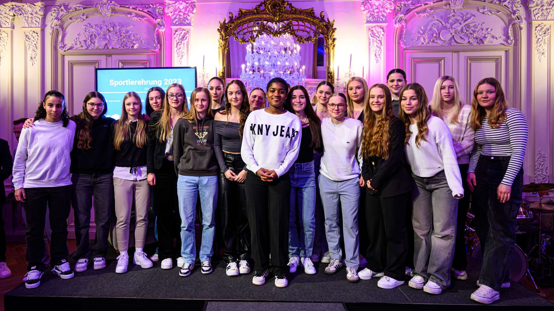 Leverkusen Sports Awards: Bayer 04 U17 Women's Team And Senß Entered In ...