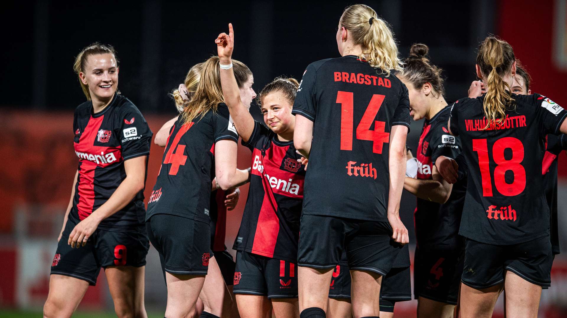 Kristin Kögel jubelt im Derby