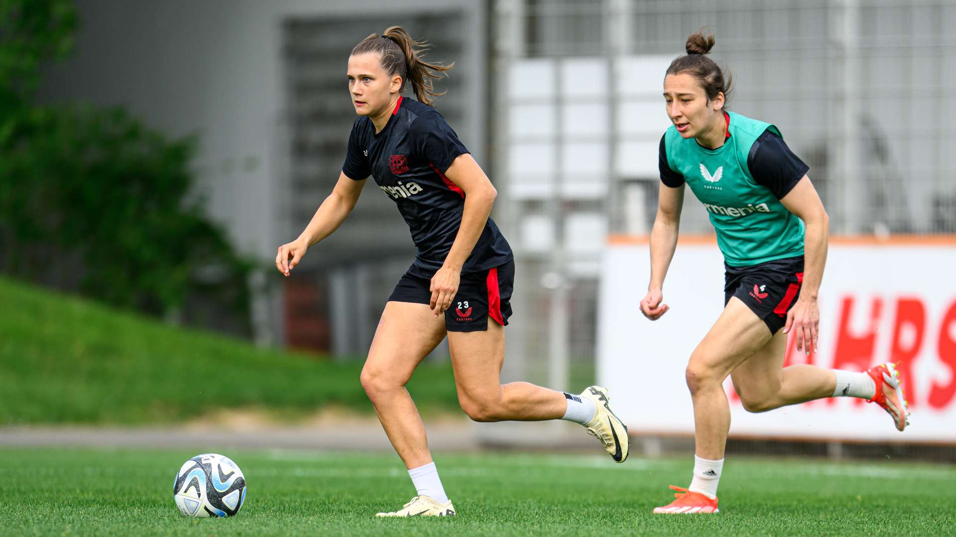 Julia Mickenhagen und Sylwia Matysik