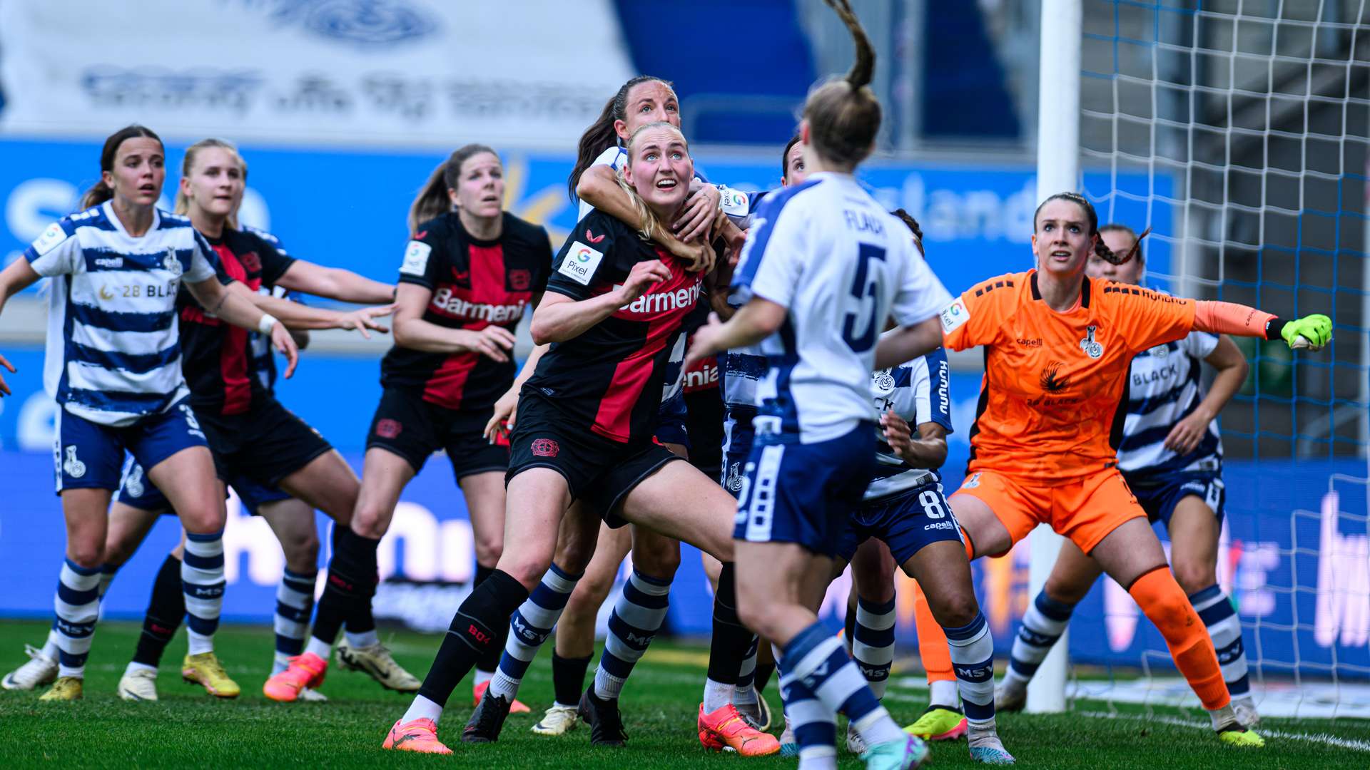 Emilie Bragstad beim Eckball