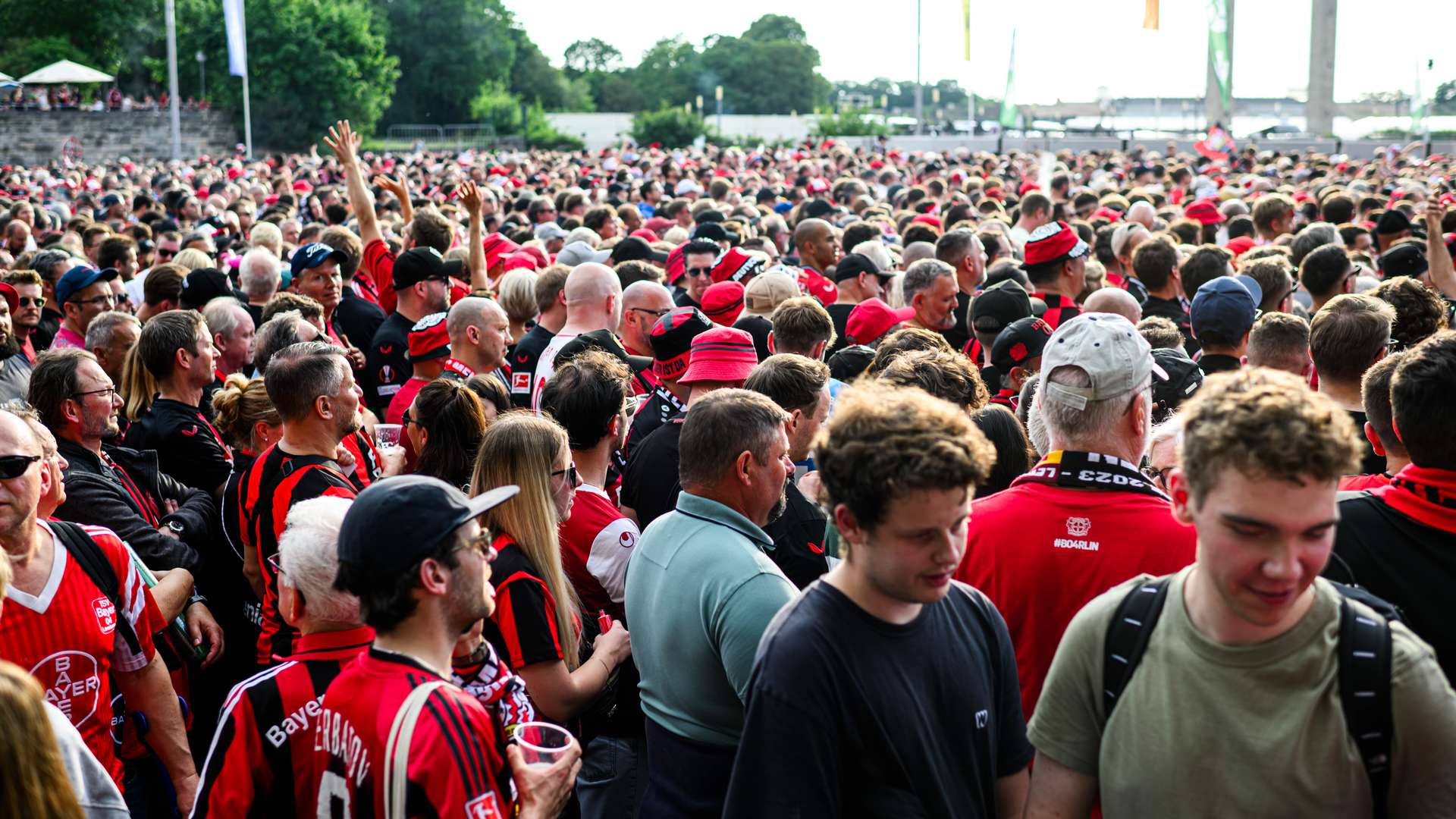 Bayer 04-Fans am Olympiastadion