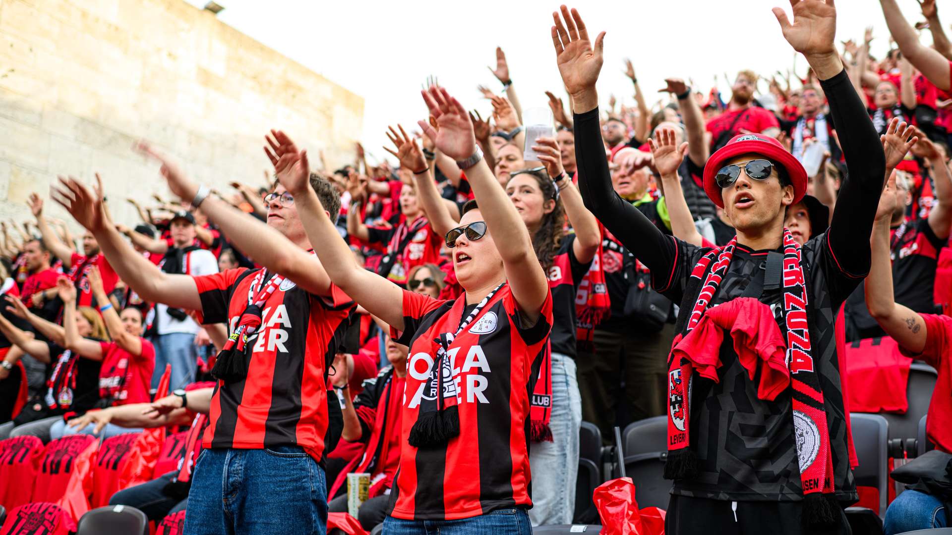 Bayer 04-Fans im Olympiastadion