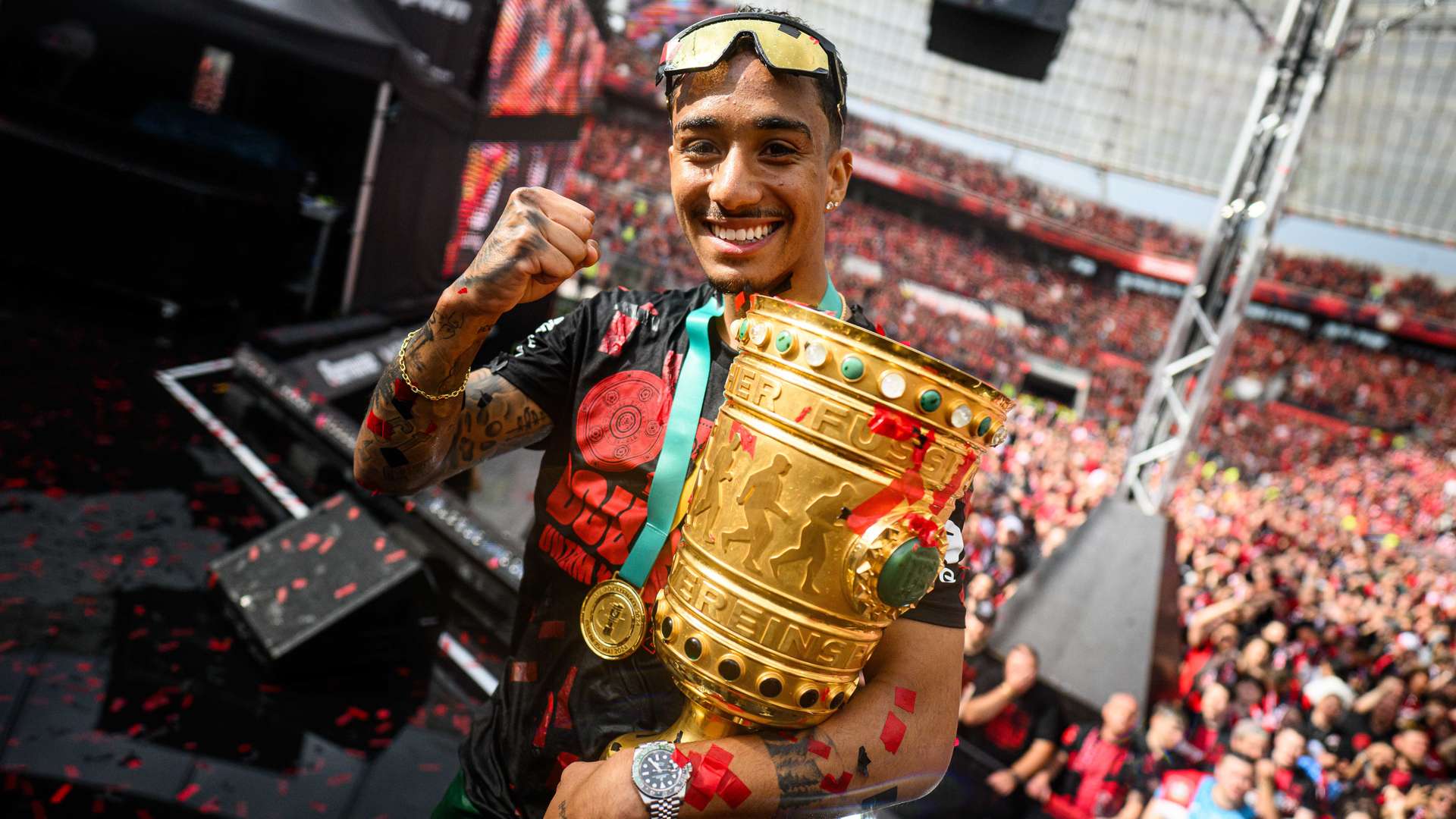 Arthur mit Pokal