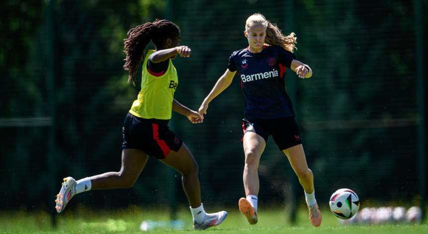 [Bild: crop_20240730_NB_B04_Frauen_Katowitz_Tra...3842_M.jpg]