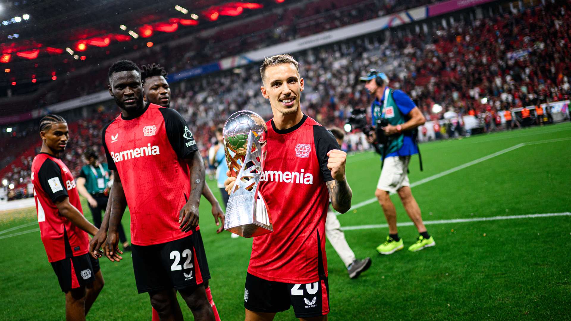 Grimaldo und Pokal