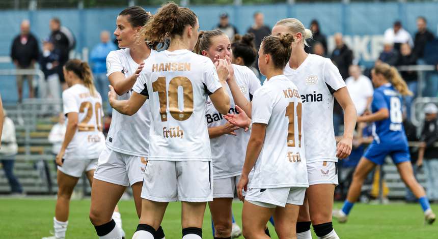 Torjubel der Bayer 04-Frauen