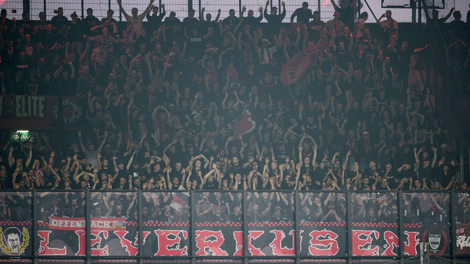 Bayer 04-Fans in Rotterdam