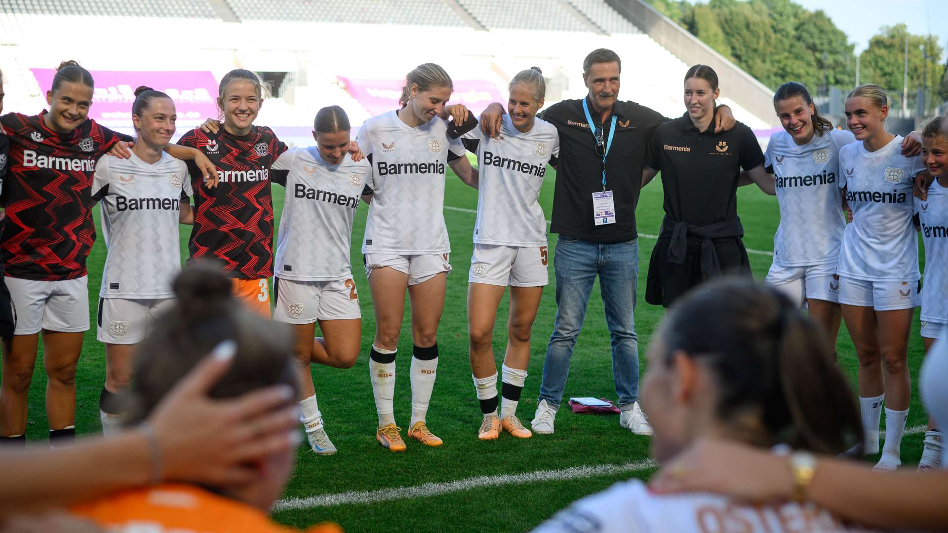 Mannschaftskreis der Bayer 04-Frauen