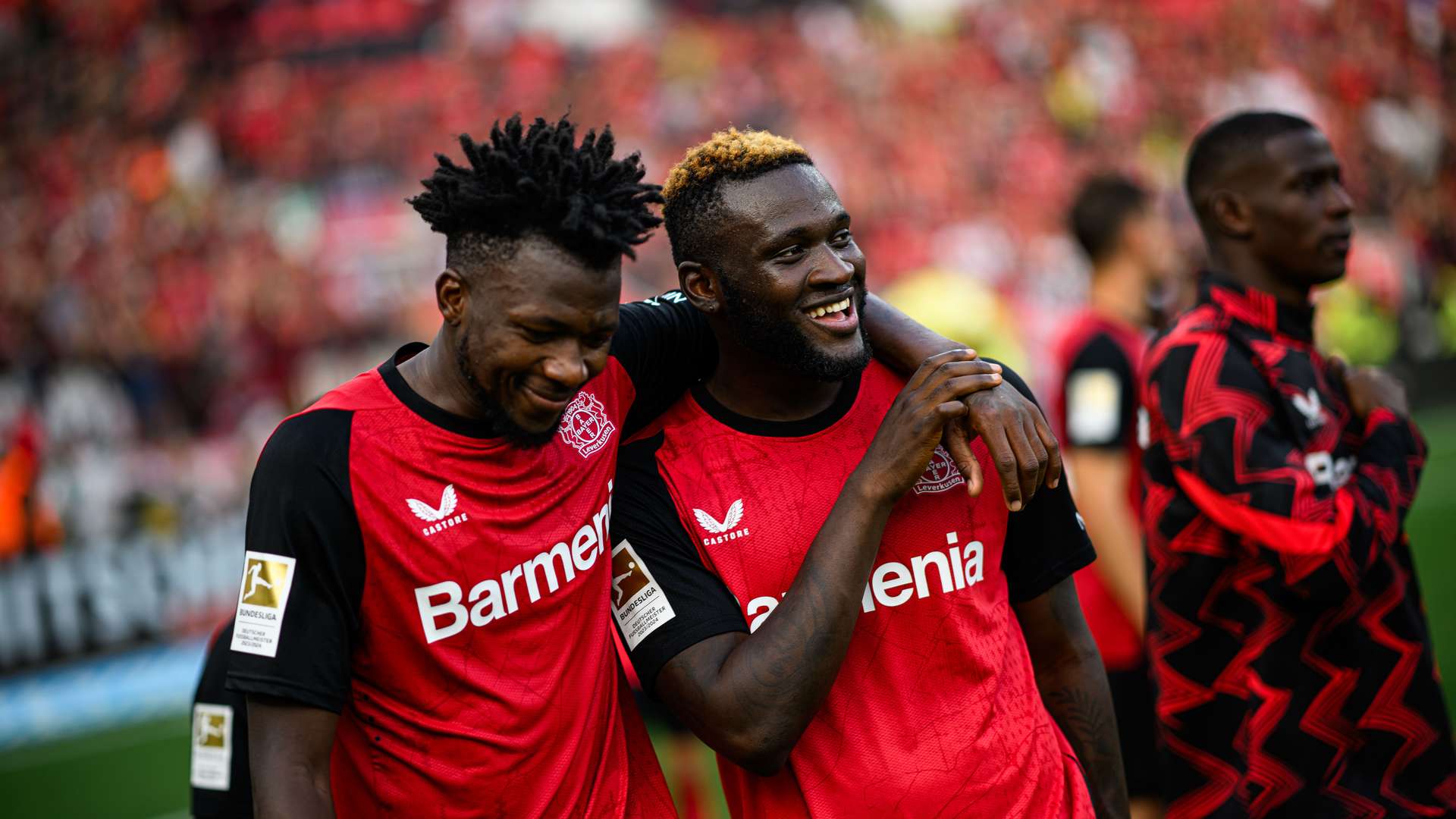 Tapsoba und Frimpong nach dem Spiel