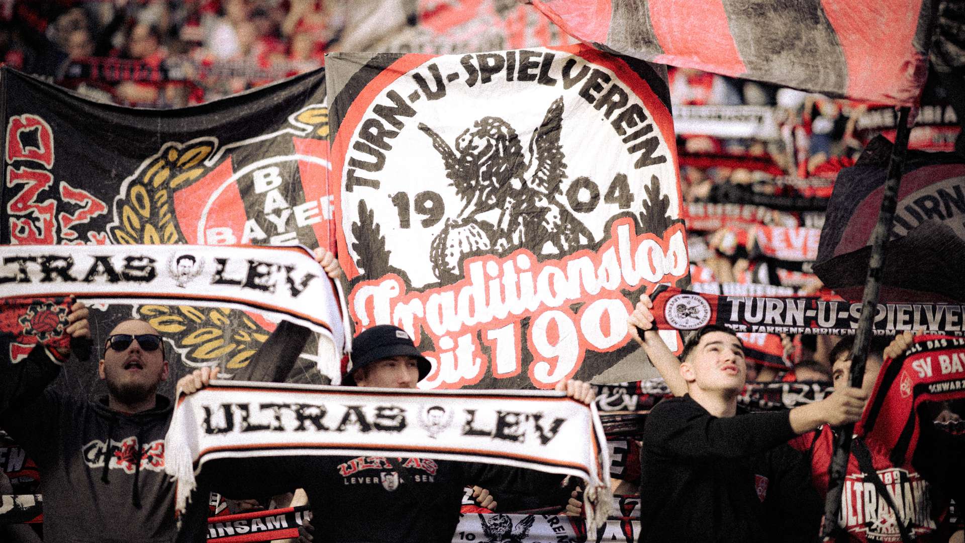 Die Bayer 04-Fans