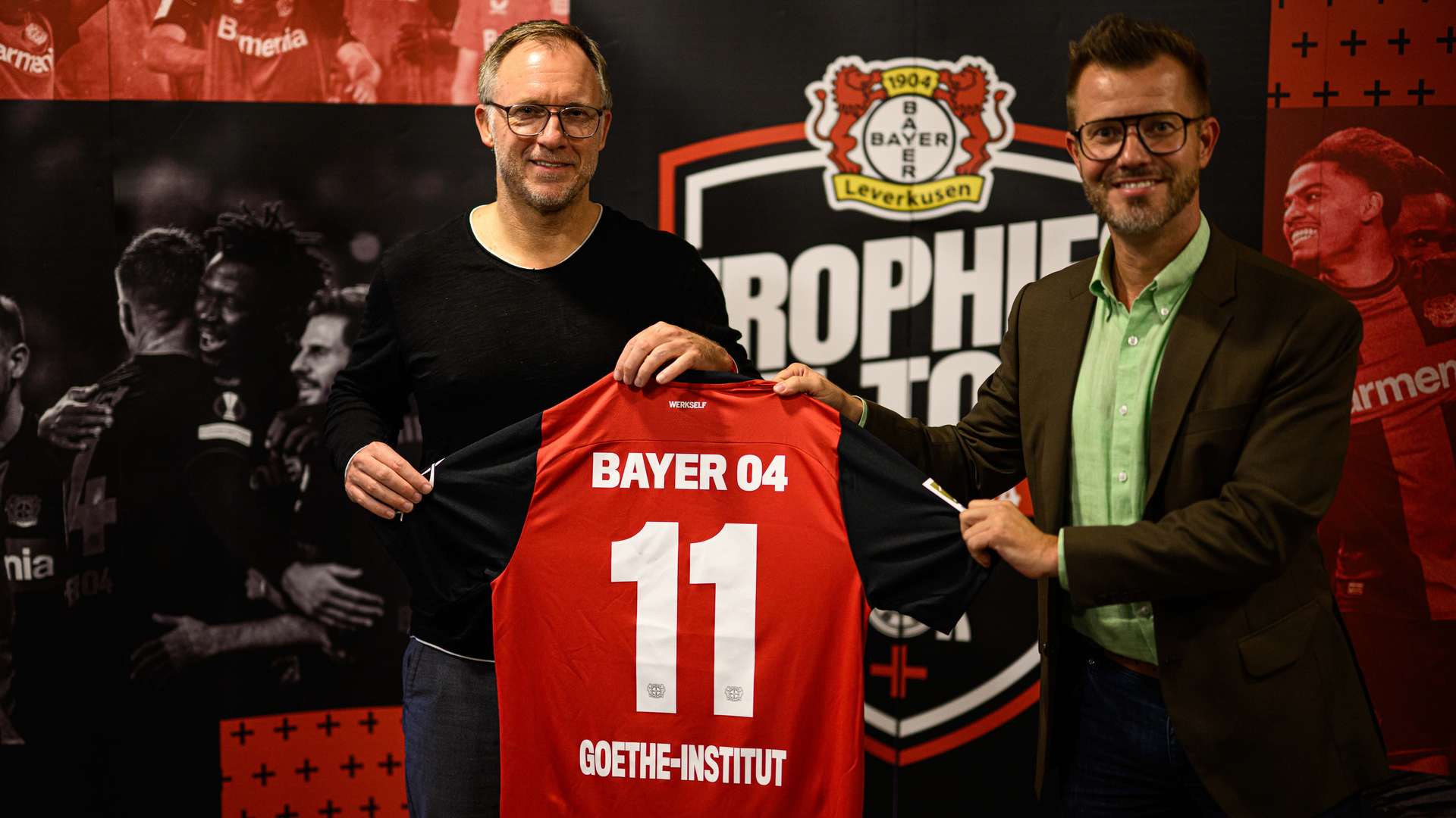 Holger Tromp (Direktor Kommunikation bei Bayer 04) und Jörg Klinner (Direktor  Goethe-Institut Sao Paulo)