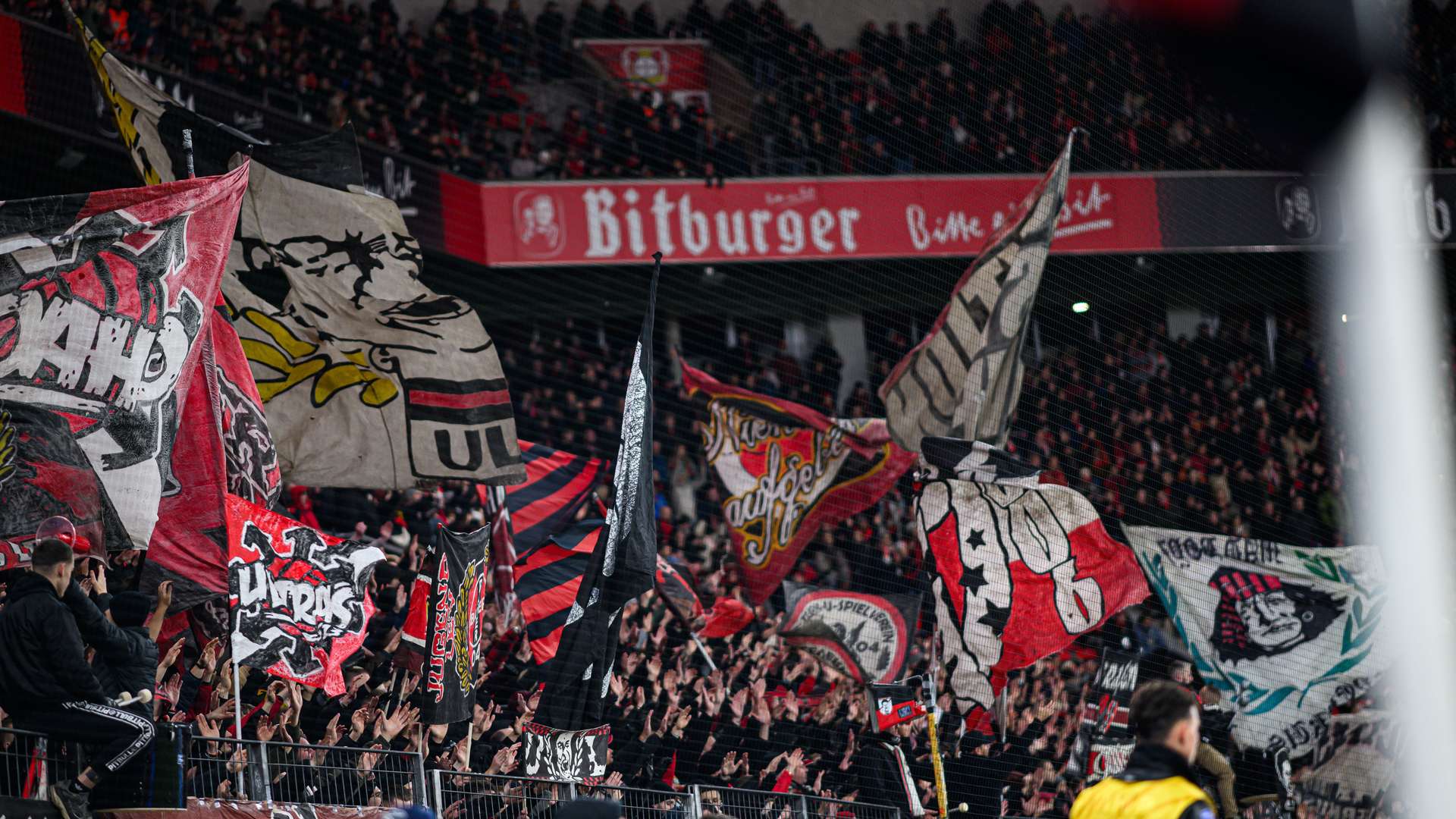 Die Bayer 04-Fans in der BayArena