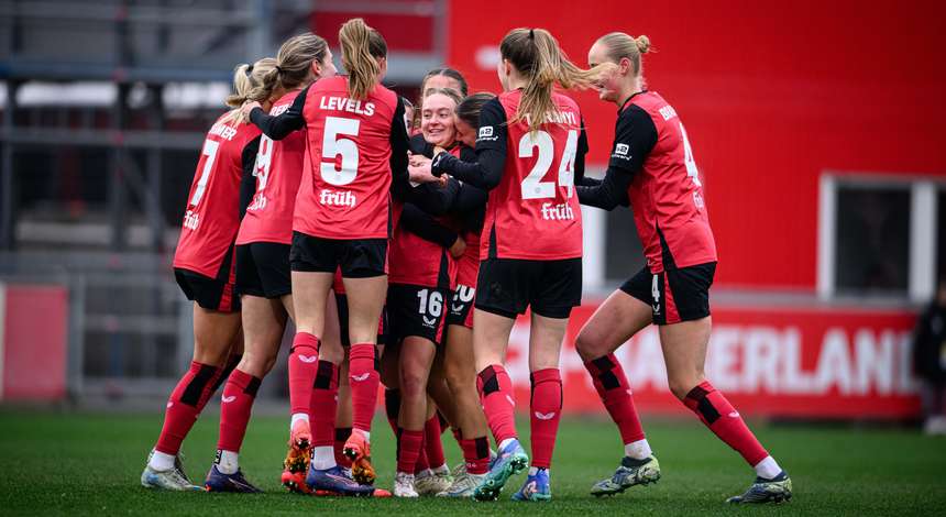 Torjubel der Bayer 04-Frauen