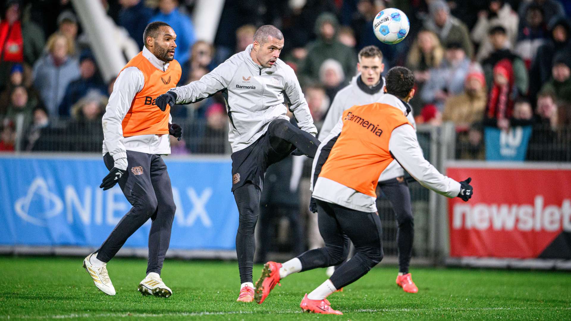 First Training Session 1,700 Werkself fans at first training session in 2025 | Bayer04.de