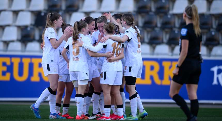 Torjubel der Bayer 04-Frauen